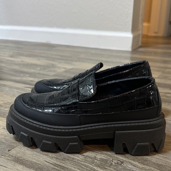 Topshop Black Chunky Loafers - Picture 1 of 5